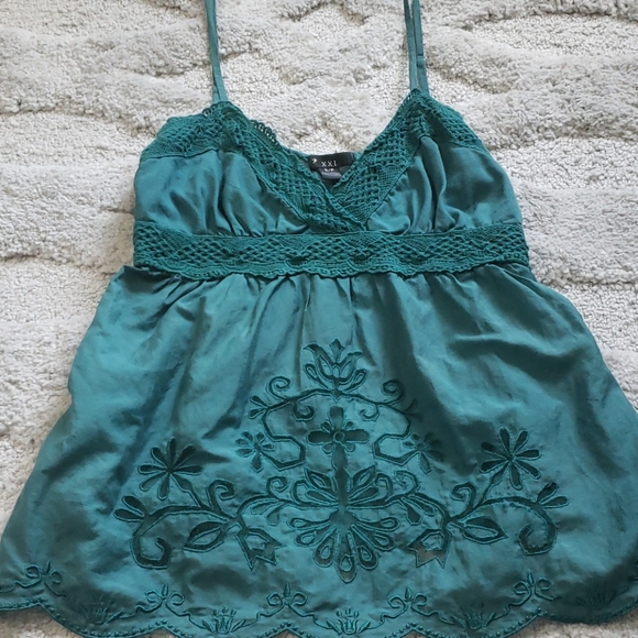 ⚡3 For $15 if Bundled! Flowy Tank - Picture 2 of 5